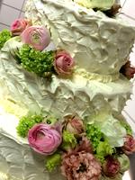Naked Cake mit Naturblumen